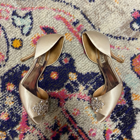 BADGLEY MISCHKA Champagne Wedding Heels 7.5 - Picture 2 of 4